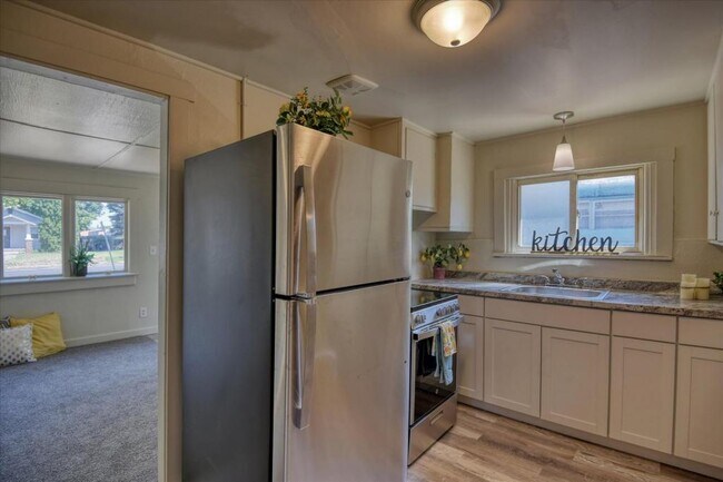 Foto del edificio - 5441 N Addison St