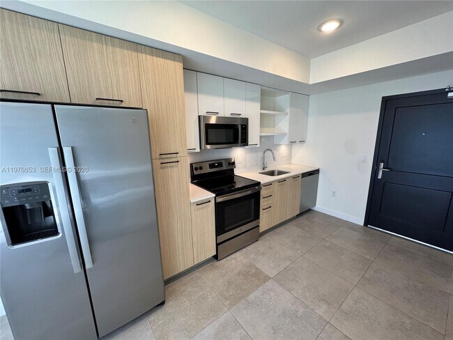Foto del edificio - 16395 Biscayne Blvd