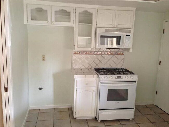 Foto del edificio - 470 E Prosperity Ave