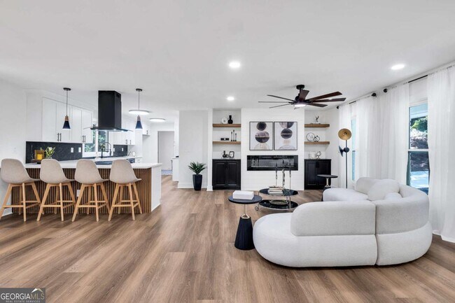 Foto del edificio - 2615 Holly Ln