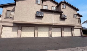 Building Photo - 3625 Avocado Village Ct