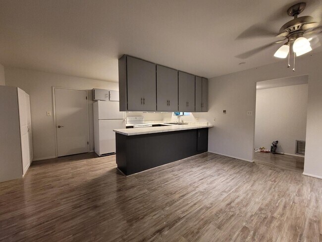 Foto del edificio - 3030 S Rainbow Ave