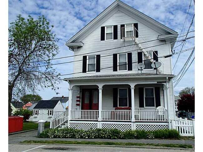 Frente exterior - 37 Lincoln Ave