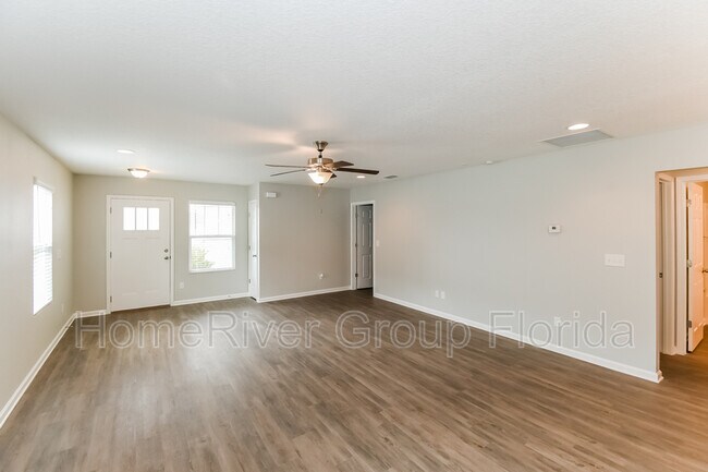 Foto del edificio - 7352 Townsend Village Ln