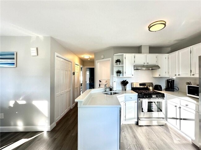 Building Photo - 90 Wolcott Ave