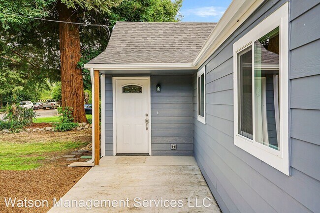 Building Photo - 4 br, 2 bath House - 18610 SE Mill St A