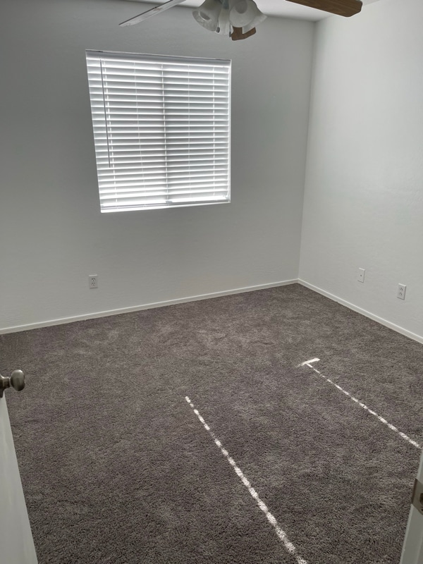 Building Photo - 1367 E 10th Pl