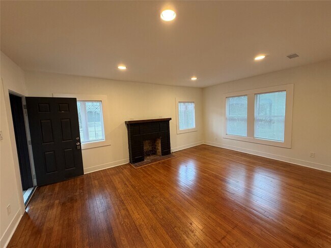 Foto del edificio - 1637 Bonnie Brae St