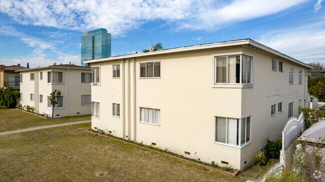 Aerial Photo - 5625 W Jefferson Blvd