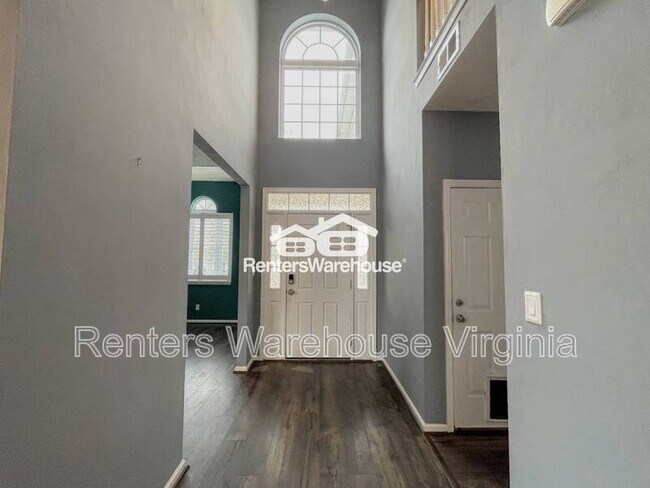 Building Photo - 1921 Spain Ln