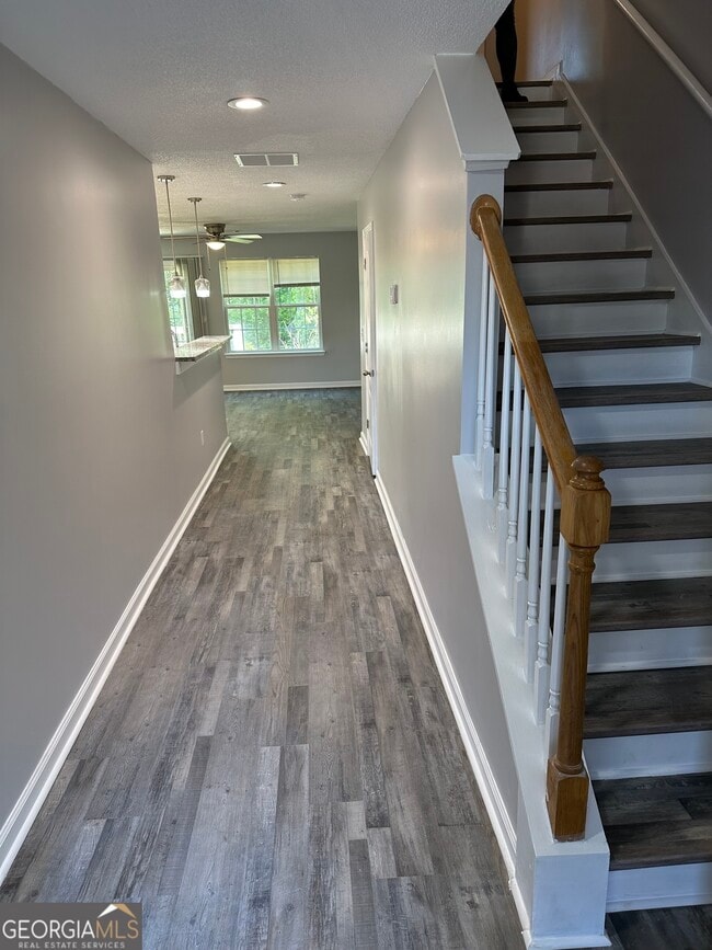 Building Photo - 139 Shenandoah Dr