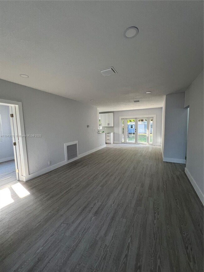 Foto del edificio - 2843 Dewey St