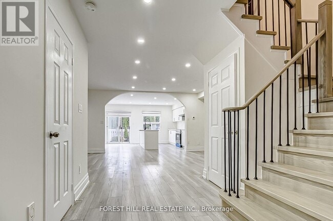 Building Photo - 696 Mirage Pl