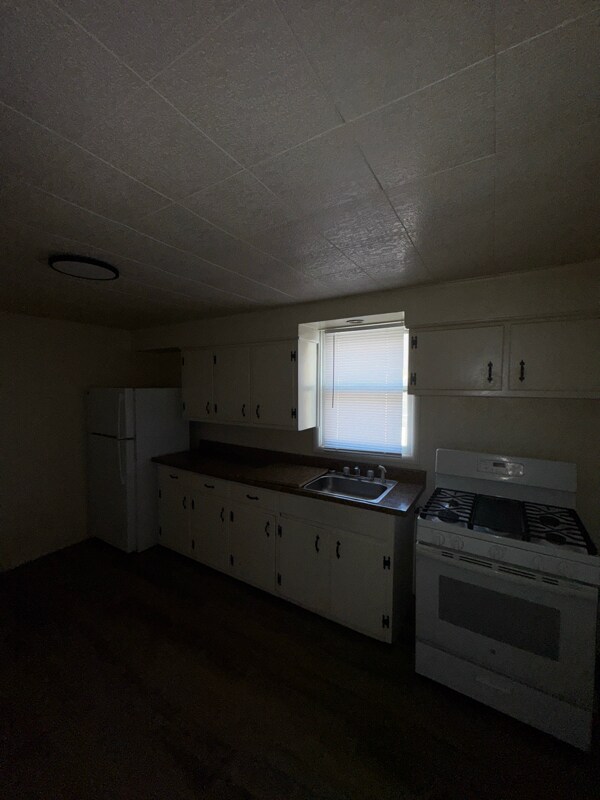 Foto del edificio - 1002 Prouty Ave