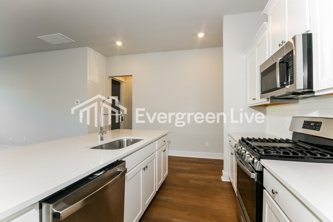 Building Photo - 134 Bloomsbury St