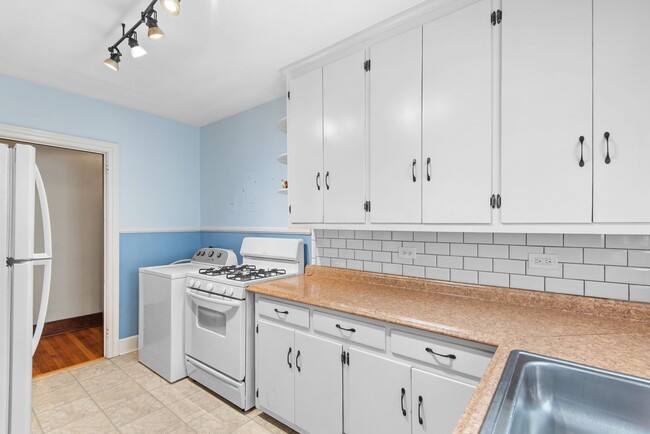 Foto del edificio - Charming 2 bedroom 3 Blocks to Duke’s East...