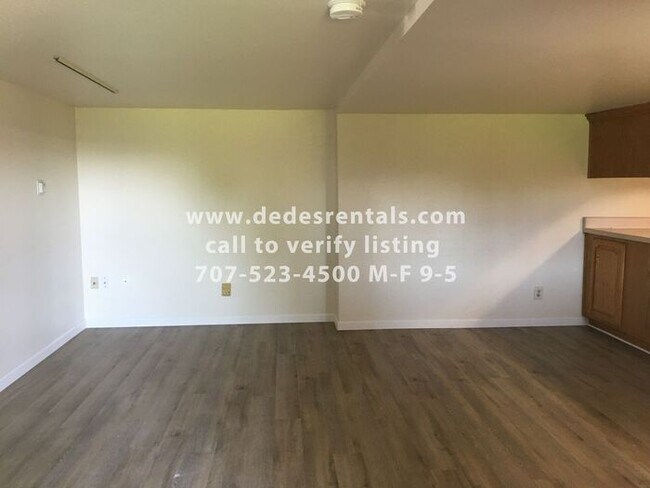 Building Photo - 275 E Robles Ave