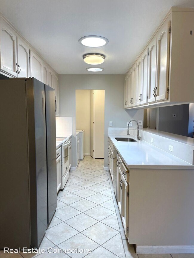 Building Photo - 2 br, 2 bath House - 2160 Harrison St