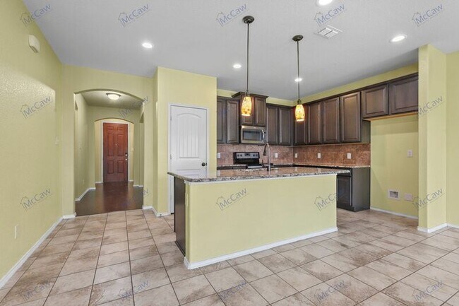 Foto del edificio - 3741 Peach Blossom Rd