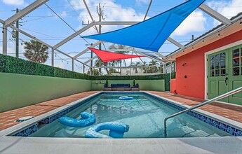 Building Photo - 532 N Palmway