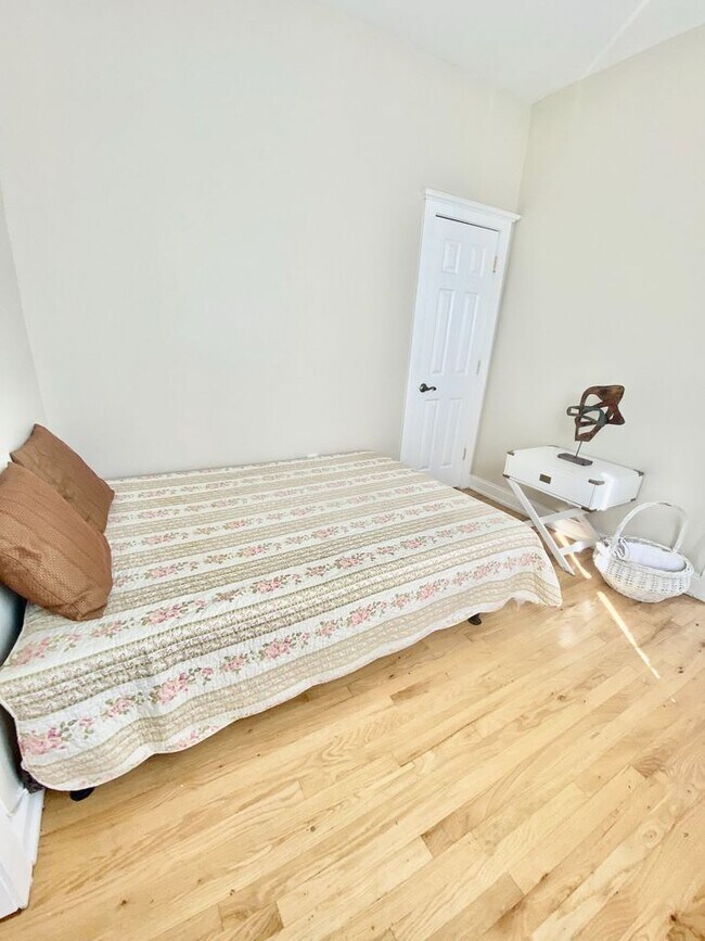 Building Photo - 50 Irving St