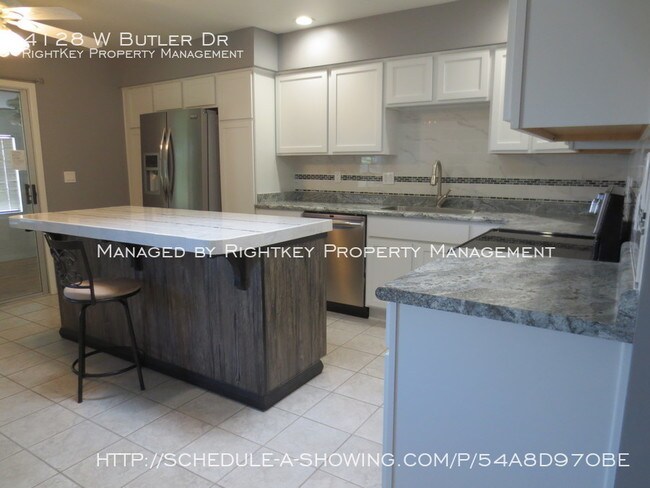 Building Photo - IMMACULATE HOME WITH AMAZING YARD!!