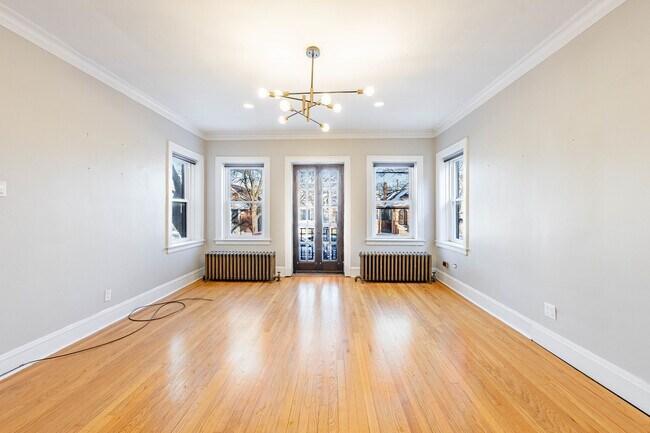 Foto del edificio - 2230 N Mulligan Ave