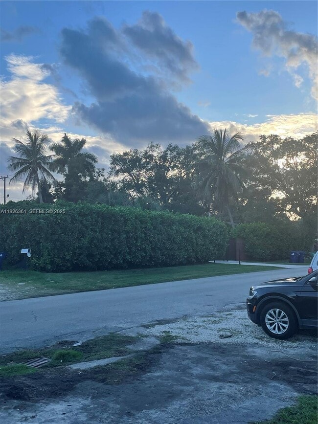 Foto del edificio - 1451 NE 118th St