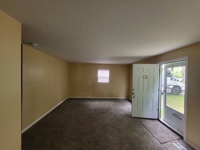 Foto del edificio - 3 bedroom home on Flint's North-east side