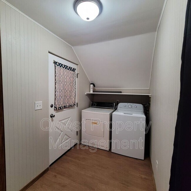 Foto del edificio - 1401 Valley Ave NW