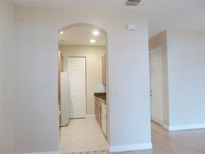Building Photo - 6875 Julia Gardens Dr