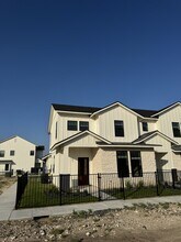 Building Photo - 5811 S 31st St