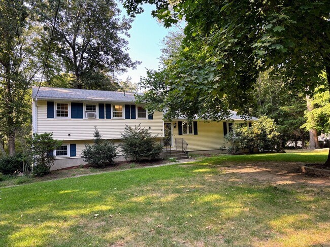 Building Photo - 38 Tamarac Dr