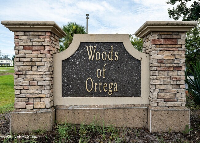Building Photo - 6925 Ortega Woods Dr