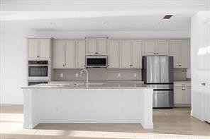 Foto del edificio - 5021 Rhea Dr