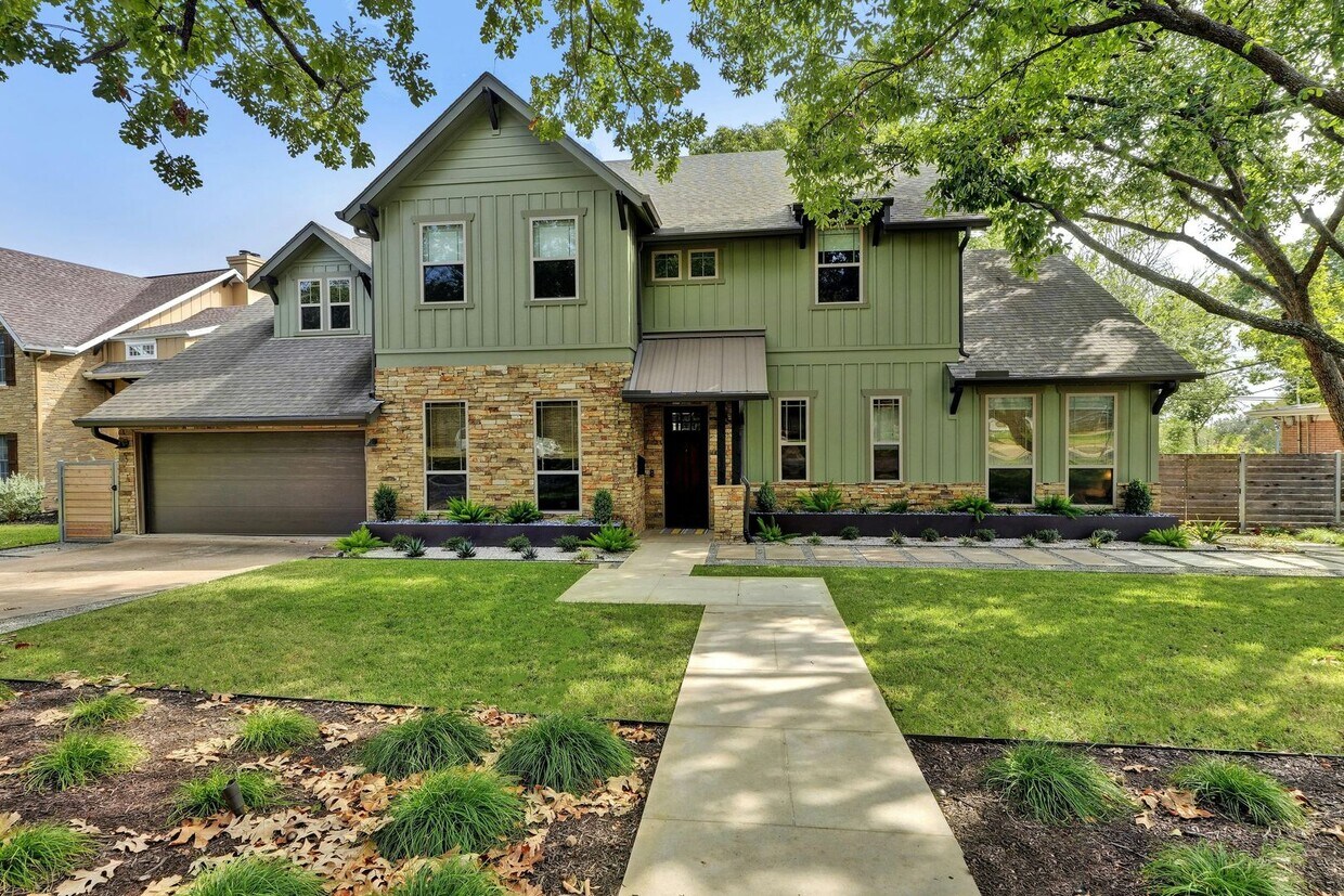 Primary Photo - Beautiful 4-Bed Home in Highland Park West...