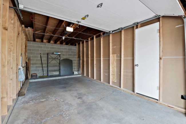 Building Photo - 1255 N Sterling Ave