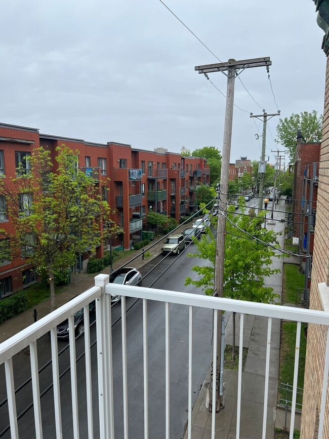 Building Photo - 1896 Rue Joliette