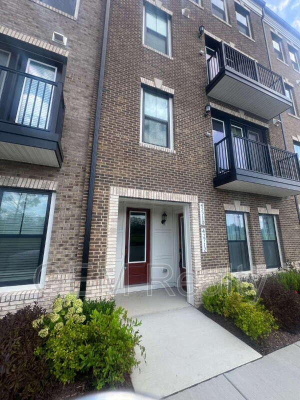 Building Photo - 42710 Darala Dr