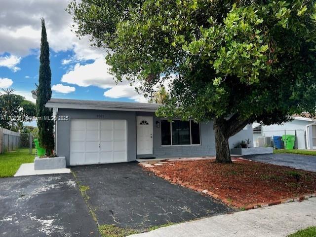 Foto del edificio - 9021 NW 24th Pl