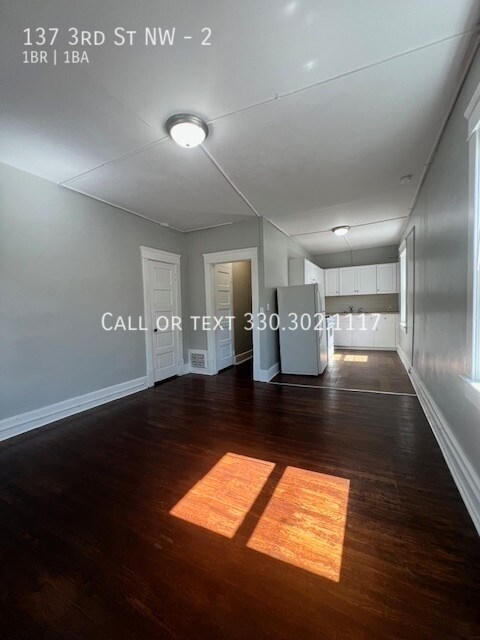 Foto del edificio - One bedroom second floor apartment for ren...