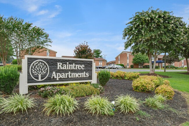 Clubhouse at Falcon Creek Apartment homes - Raintree