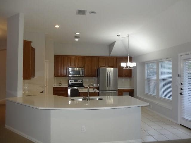 Building Photo - 618 Rivercove Dr