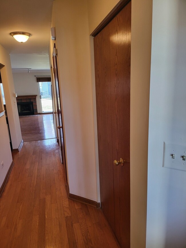 Foto del edificio - 2029 Waverly Ln