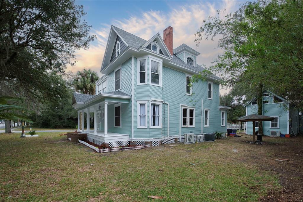 Primary Photo - 735 E University Ave