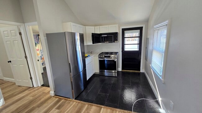 New Kitchen - 210 E Lakewood St