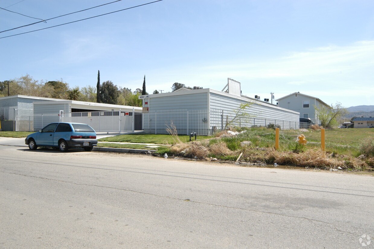 Foto del edificio - 4846 Avenue L-14