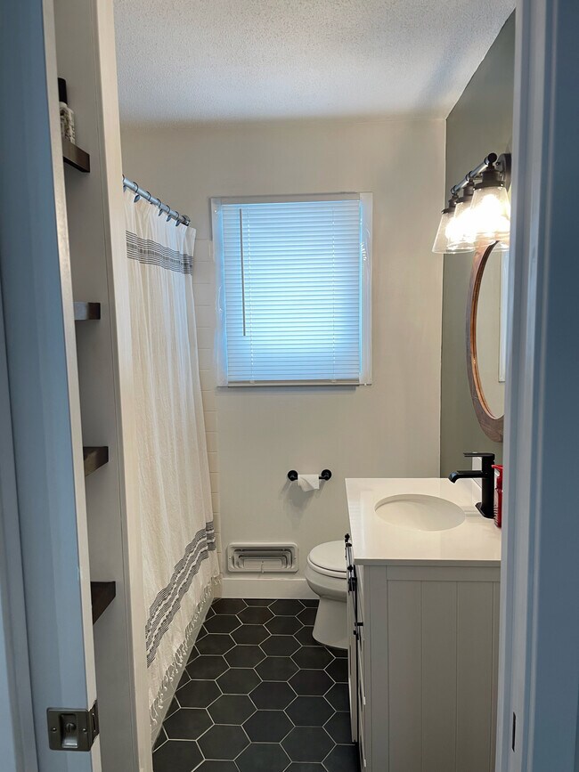 Foto del edificio - 3280 Lower 150th St W