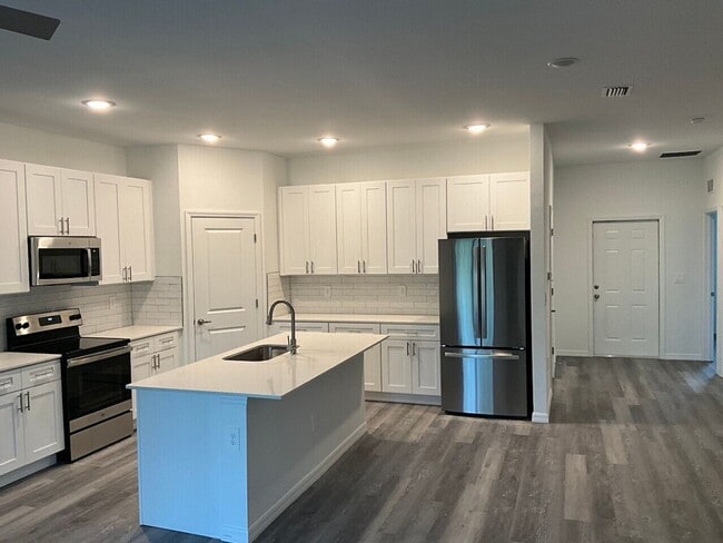 Building Photo - 24503 Zephyr Ct