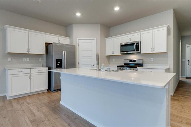 Foto del edificio - 8207 S Avery Rd